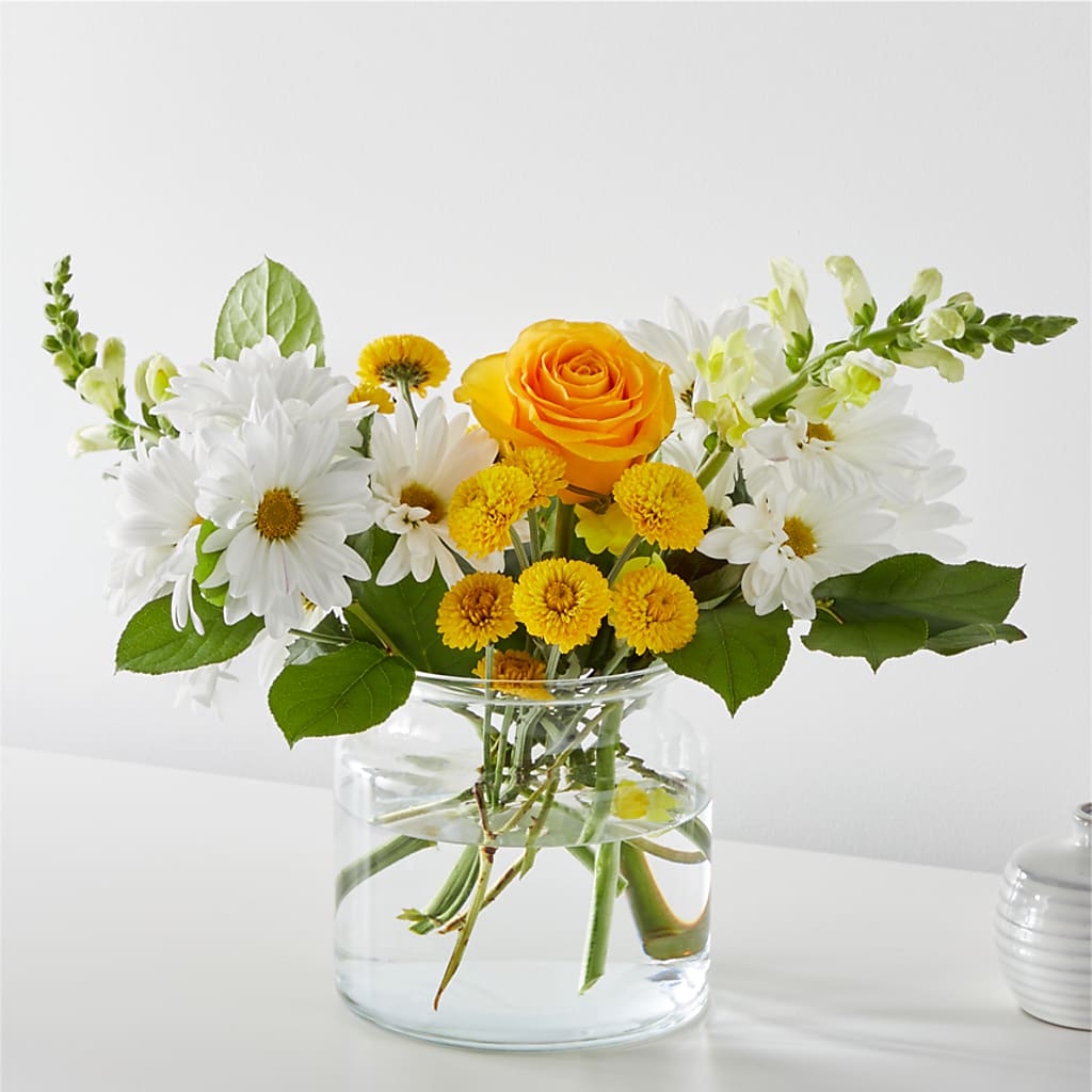 Sun Salutation Bouquet – Fantasy Decorations And Flower Shop, Hawthorne CA