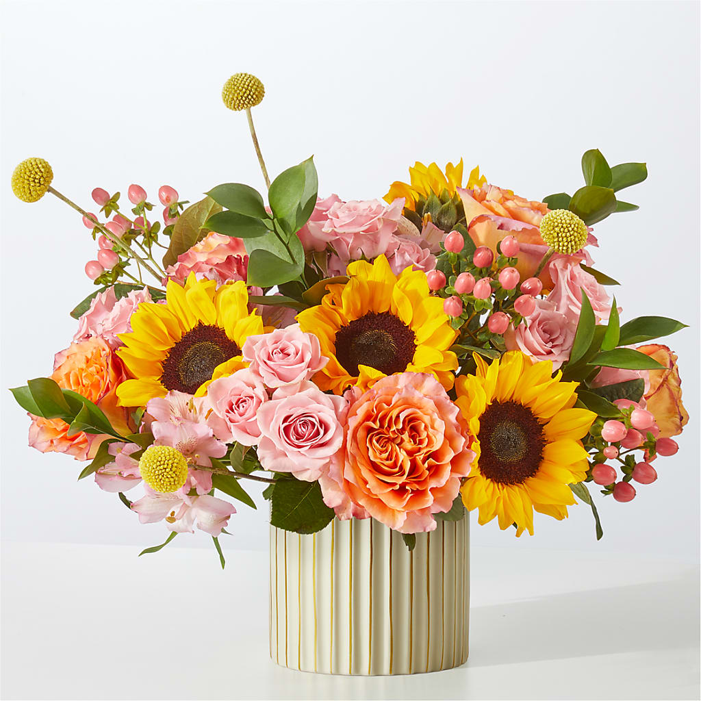 Sun's Out Bouquet – Fantasy Decorations And Flower Shop, Hawthorne CA
