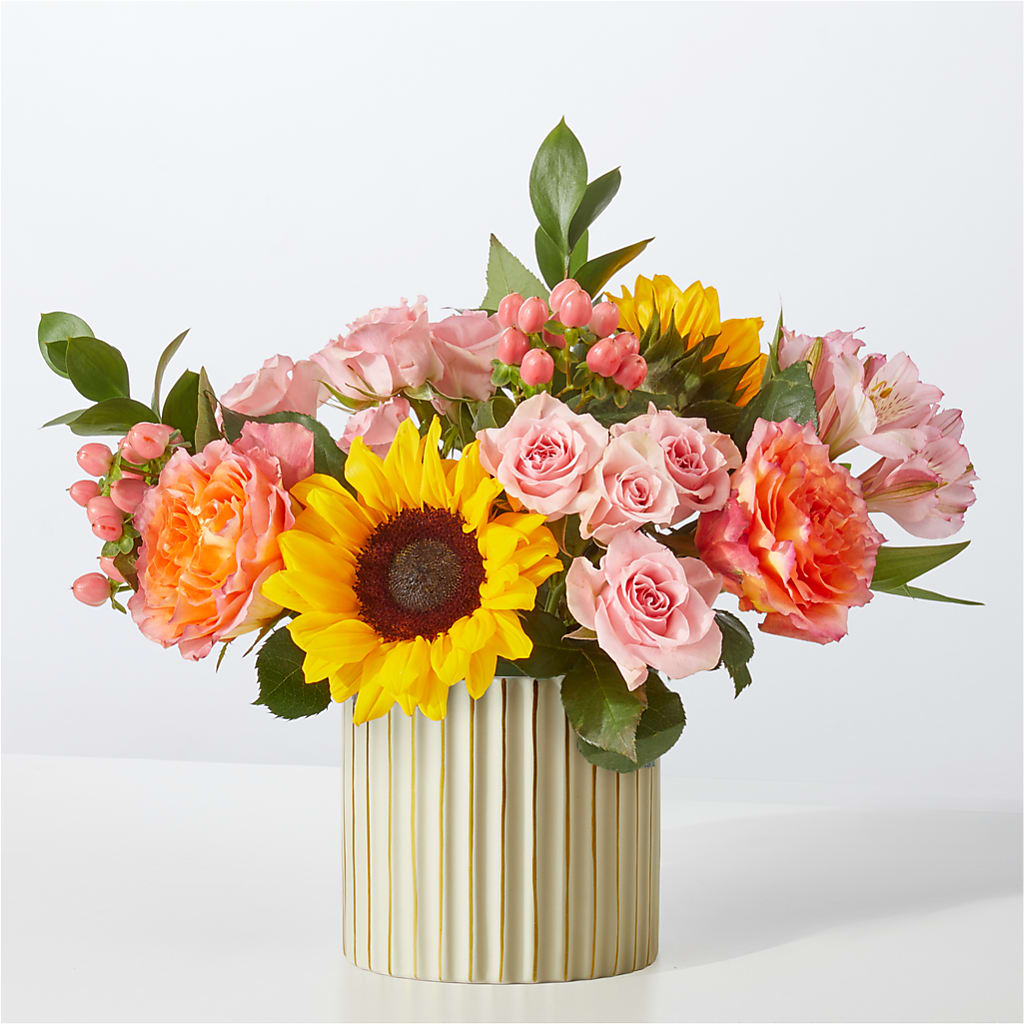 Sun's Out Bouquet – Fantasy Decorations And Flower Shop, Hawthorne CA