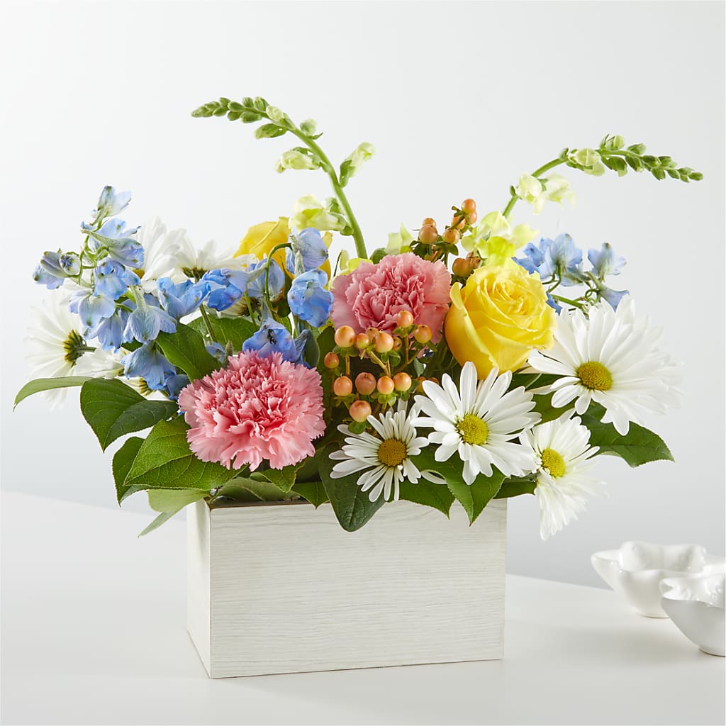 Sun Salutation Box Bouquet – Fantasy Decorations And Flower Shop, Hawthorne CA