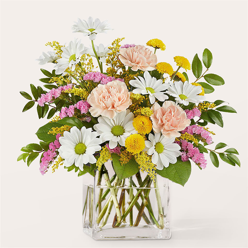 Country Cottage Bouquet – Fantasy Decorations And Flower Shop, Hawthorne CA