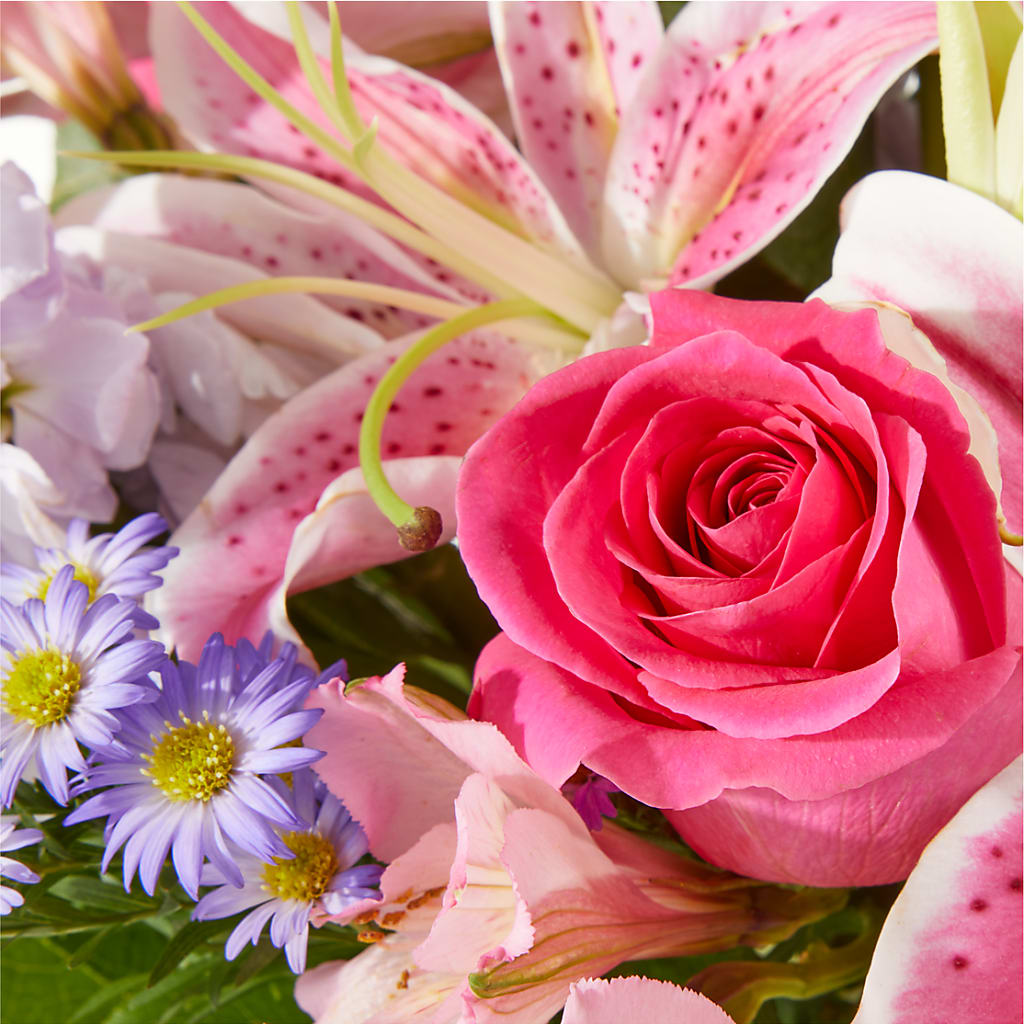 Pressing Petals Bouquet –  Fantasy Decorations And Flower Shop, Hawthorne CA