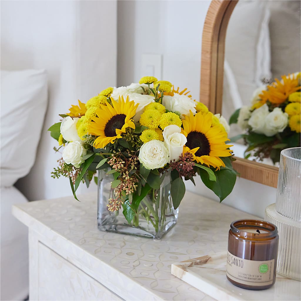 Luminous Morning Bouquet –  Fantasy Decorations And Flower Shop, Hawthorne CA