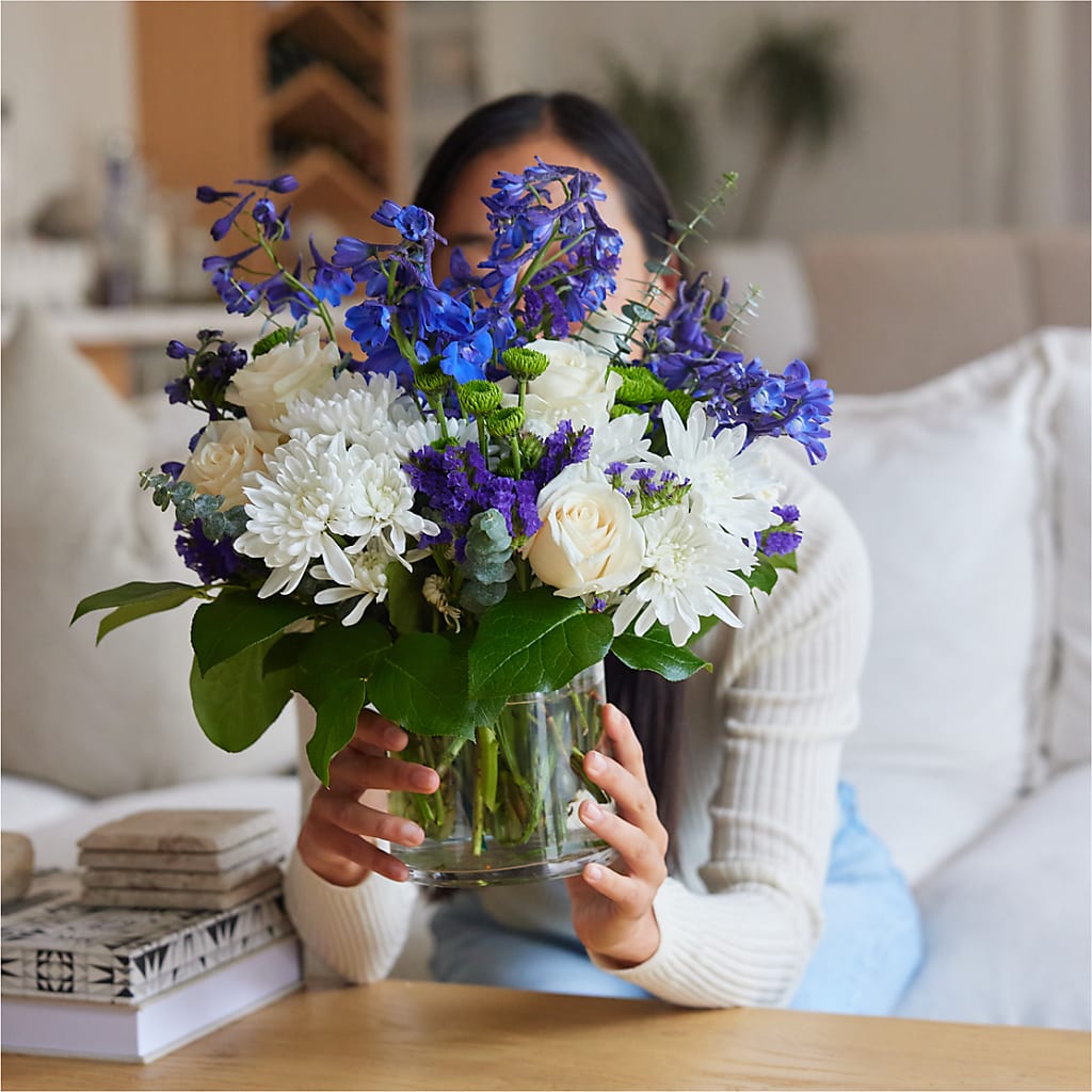 Cerulean Waves Bouquet –  Fantasy Decorations And Flower Shop, Hawthorne CA