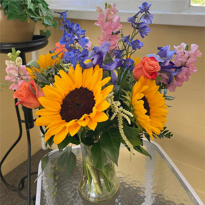 Rays of Life Bouquet –  Fantasy Decorations And Flower Shop, Hawthorne CA
