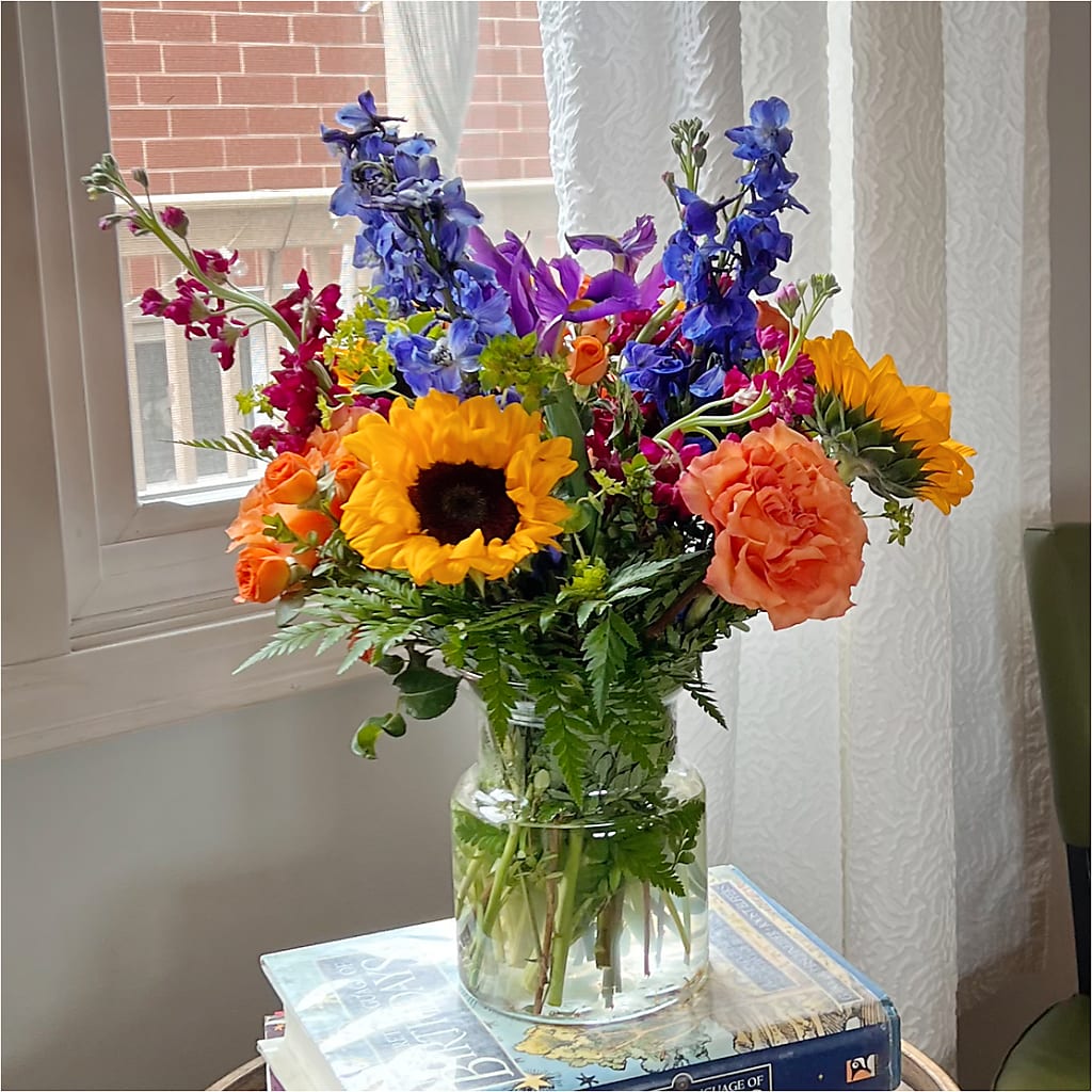 Rays of Life Bouquet –  Fantasy Decorations And Flower Shop, Hawthorne CA