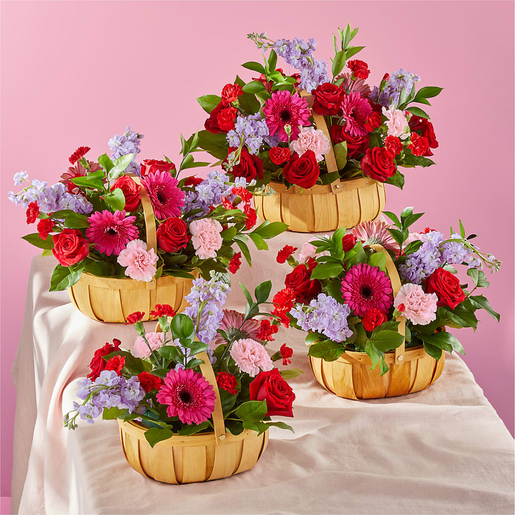 Pink Picnic Basket –  Fantasy Decorations And Flower Shop, Hawthorne CA