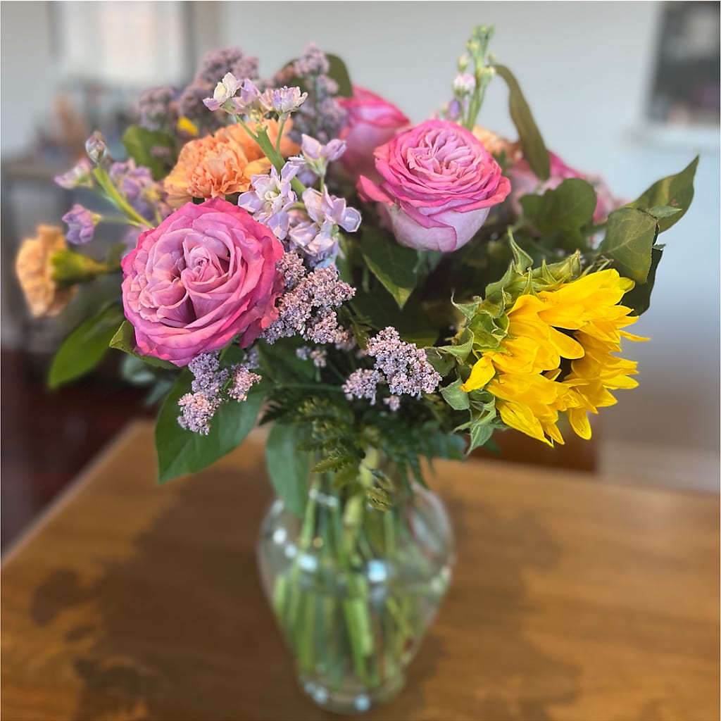 Yellow Brick Road Bouquet –  Fantasy Decorations And Flower Shop, Hawthorne CA