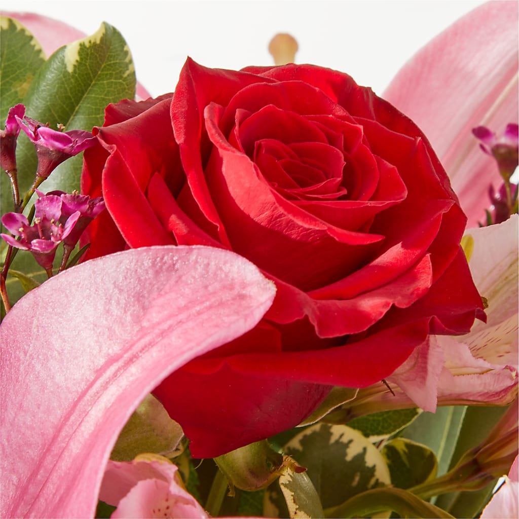 Lucky in Love Bouquet –  Fantasy Decorations And Flower Shop, Hawthorne CA