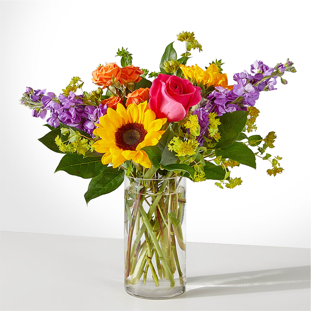 Vibrant Greetings Bouquet –  Fantasy Decorations And Flower Shop, Hawthorne CA