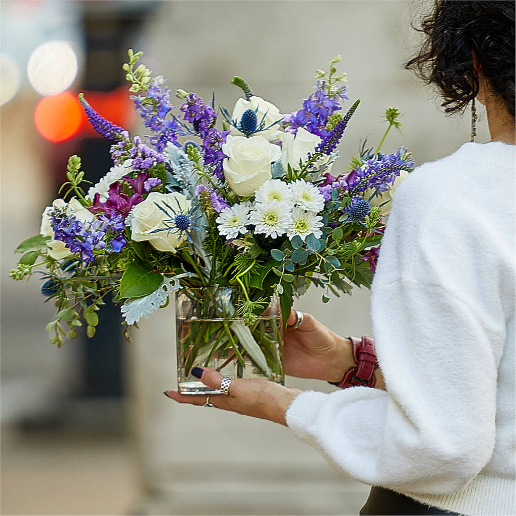 Shooting Star Bouquet –  Fantasy Decorations And Flower Shop, Hawthorne CA
