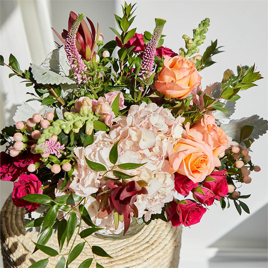 Glitz & Glam Bouquet –  Fantasy Decorations And Flower Shop, Hawthorne CA