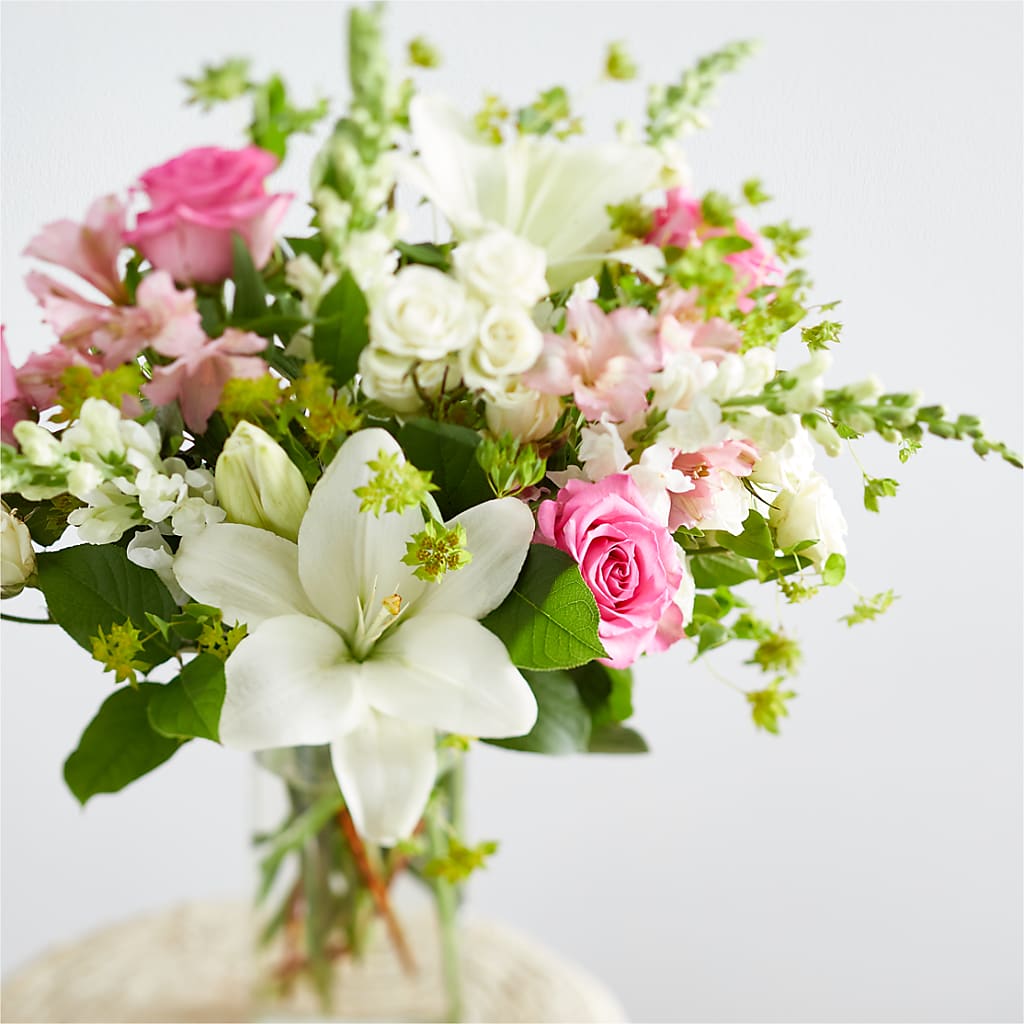 Fondly Bouquet –  Fantasy Decorations And Flower Shop, Hawthorne CA